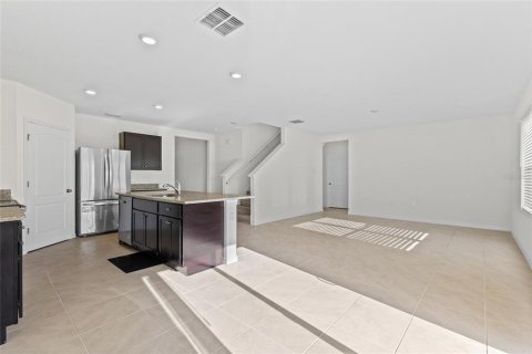 House in Davenport, Florida 5 bedrooms, 250.46 sq.m. № 1901733 - photo 8