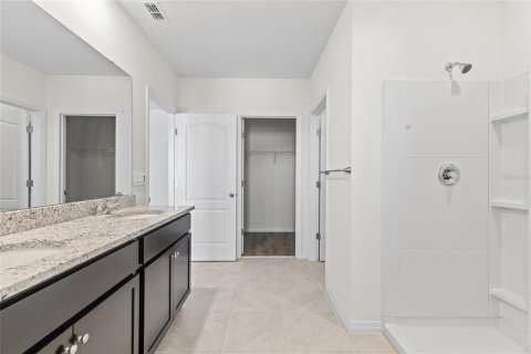 House in Davenport, Florida 5 bedrooms, 250.46 sq.m. № 1901733 - photo 23
