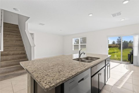 House in Davenport, Florida 5 bedrooms, 250.46 sq.m. № 1901733 - photo 14