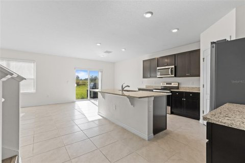 House in Davenport, Florida 5 bedrooms, 250.46 sq.m. № 1901733 - photo 7