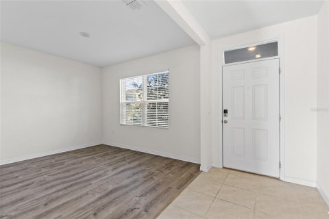 House in Davenport, Florida 5 bedrooms, 250.46 sq.m. № 1901733 - photo 5