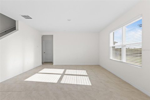House in Davenport, Florida 5 bedrooms, 250.46 sq.m. № 1901733 - photo 10