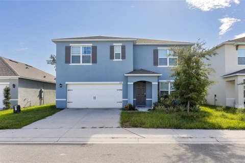 House in Davenport, Florida 5 bedrooms, 250.46 sq.m. № 1901733 - photo 1