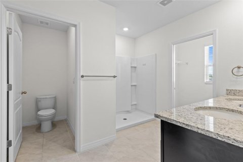 House in Davenport, Florida 5 bedrooms, 250.46 sq.m. № 1901733 - photo 21