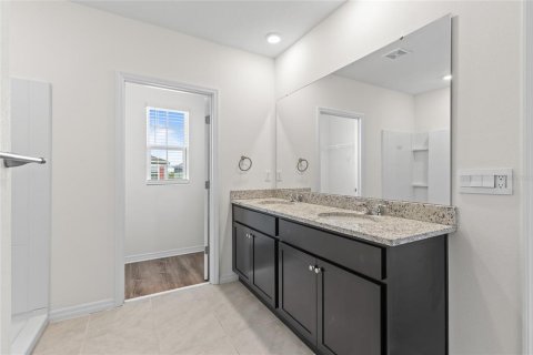 House in Davenport, Florida 5 bedrooms, 250.46 sq.m. № 1901733 - photo 22
