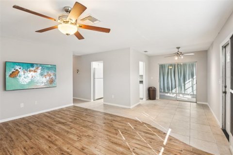 Condominio en venta en Sun City Center, Florida, 2 dormitorios, 91.42 m2 № 1909054 - foto 5