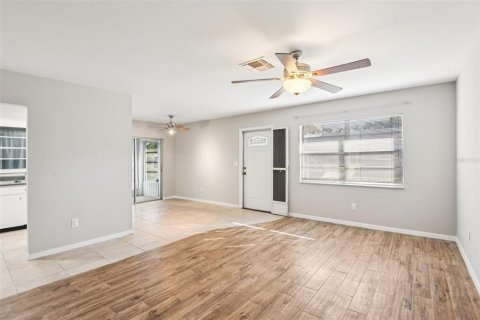 Condominio en venta en Sun City Center, Florida, 2 dormitorios, 91.42 m2 № 1909054 - foto 4