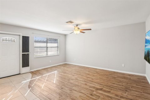 Condominio en venta en Sun City Center, Florida, 2 dormitorios, 91.42 m2 № 1909054 - foto 8