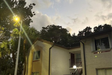 Condo in Miami, Florida, 2 bedrooms  № 1966971 - photo 20