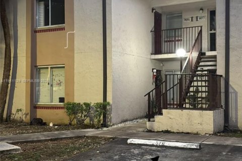 Condo in Miami, Florida, 2 bedrooms  № 1966971 - photo 24