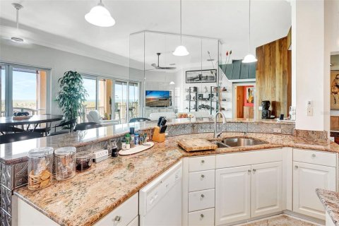 Condo in Punta Gorda, Florida, 3 bedrooms  № 1908951 - photo 16