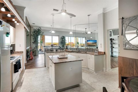 Condo in Punta Gorda, Florida, 3 bedrooms  № 1908951 - photo 13