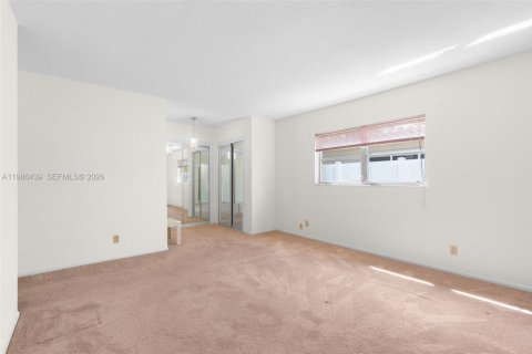 Villa ou maison à vendre à Margate, Floride: 2 chambres, 161.46 m2 № 2046599 - photo 14