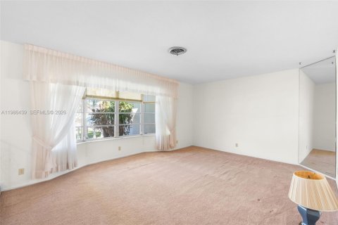 Villa ou maison à vendre à Margate, Floride: 2 chambres, 161.46 m2 № 2046599 - photo 12