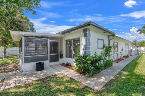 Villa ou maison à vendre à Margate, Floride: 2 chambres, 161.46 m2 № 2046599 - photo 28