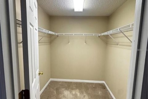 Villa ou maison à louer à Orlando, Floride: 4 chambres, 183.2 m2 № 2157069 - photo 6