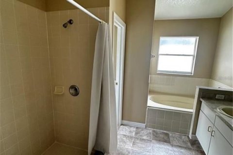 Villa ou maison à louer à Orlando, Floride: 4 chambres, 183.2 m2 № 2157069 - photo 5