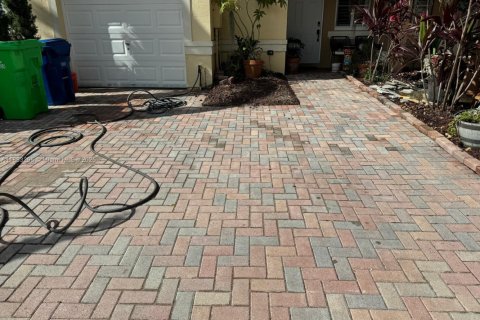 Touwnhouse à vendre à Sunrise, Floride: 2 chambres, 139.17 m2 № 1932652 - photo 2