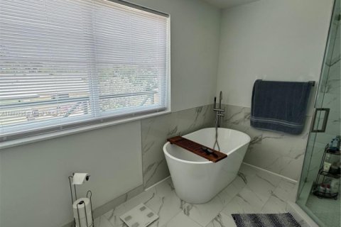 Touwnhouse à vendre à Sunrise, Floride: 2 chambres, 139.17 m2 № 1932652 - photo 9