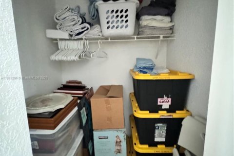 Touwnhouse à vendre à Sunrise, Floride: 2 chambres, 139.17 m2 № 1932652 - photo 13