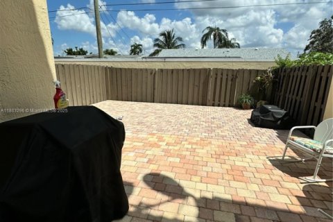 Touwnhouse à vendre à Sunrise, Floride: 2 chambres, 139.17 m2 № 1932652 - photo 28