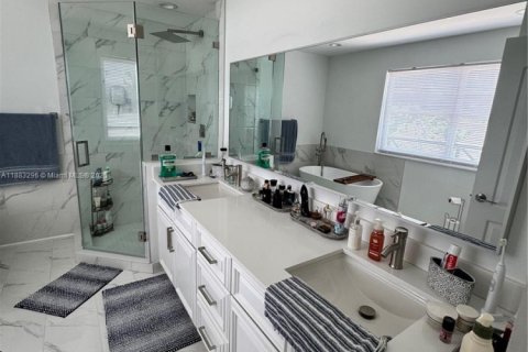 Touwnhouse à vendre à Sunrise, Floride: 2 chambres, 139.17 m2 № 1932652 - photo 10