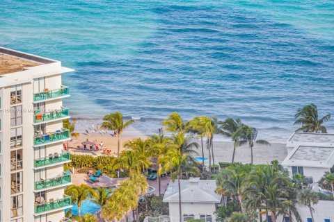 Снять в аренду кондоминиум в Холливуд, Флорида 2 спальни, 99.87м2, № 1958870 - фото 27