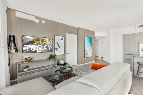 Снять в аренду кондоминиум в Холливуд, Флорида 2 спальни, 99.87м2, № 1958870 - фото 7