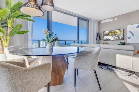 Снять в аренду кондоминиум в Холливуд, Флорида 2 спальни, 99.87м2, № 1958870 - фото 9