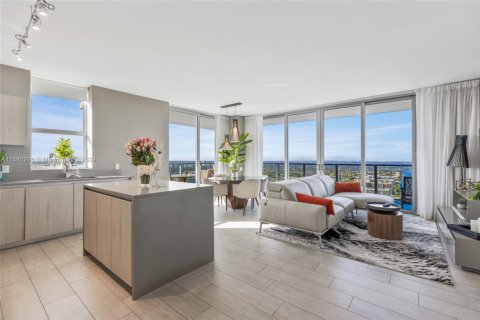 Снять в аренду кондоминиум в Холливуд, Флорида 2 спальни, 99.87м2, № 1958870 - фото 12