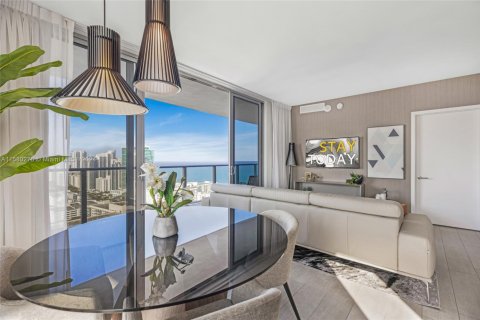 Снять в аренду кондоминиум в Холливуд, Флорида 2 спальни, 99.87м2, № 1958870 - фото 8