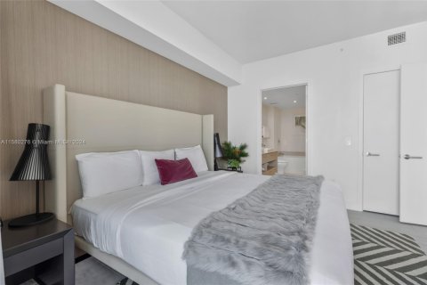 Снять в аренду кондоминиум в Холливуд, Флорида 2 спальни, 99.87м2, № 1958870 - фото 21