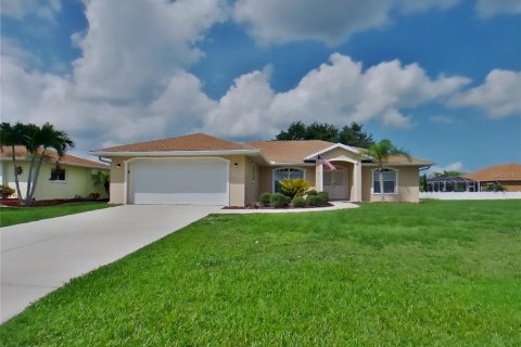 Casa en alquiler en Punta Gorda, Florida, 3 dormitorios, 156.45 m2 № 1778598 - foto 1