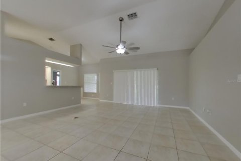 Casa en alquiler en Punta Gorda, Florida, 3 dormitorios, 156.45 m2 № 1778598 - foto 3