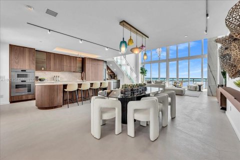 Condo in Miami, Florida, 3 bedrooms  № 1946368 - photo 4