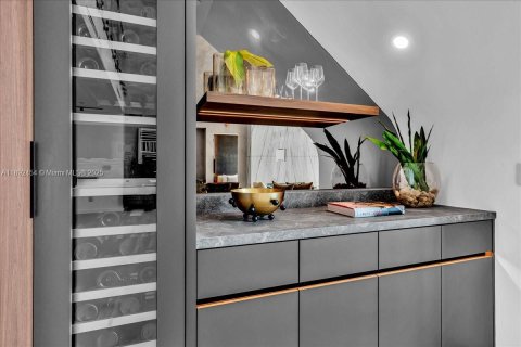 Condo in Miami, Florida, 3 bedrooms  № 1946368 - photo 19