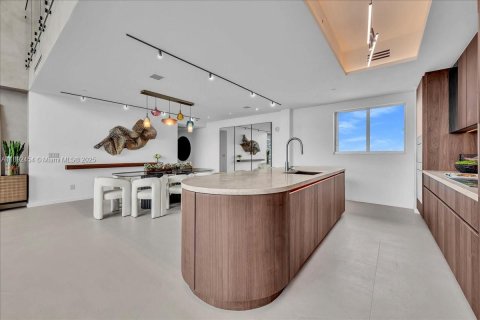 Condo in Miami, Florida, 3 bedrooms  № 1946368 - photo 16