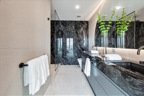 Condo in Miami, Florida, 3 bedrooms  № 1946368 - photo 30