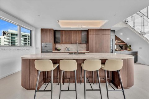 Condo in Miami, Florida, 3 bedrooms  № 1946368 - photo 11