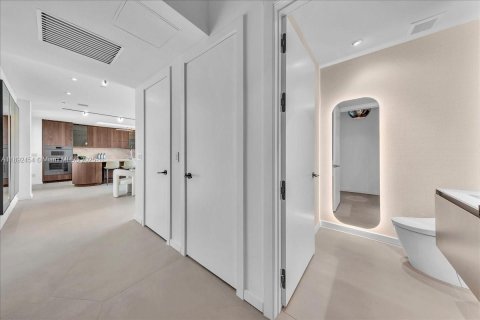 Condo in Miami, Florida, 3 bedrooms  № 1946368 - photo 9