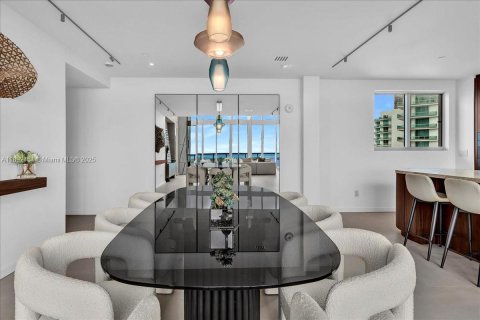 Condo in Miami, Florida, 3 bedrooms  № 1946368 - photo 25