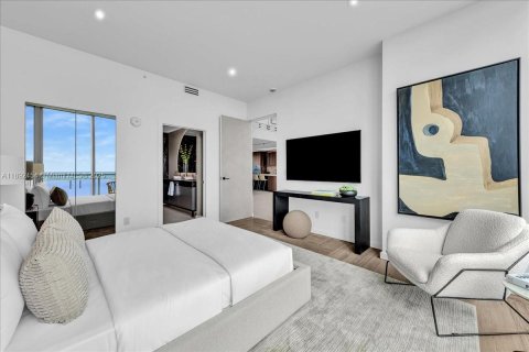 Condo in Miami, Florida, 3 bedrooms  № 1946368 - photo 28
