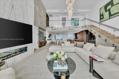 Condo in Miami, Florida, 3 bedrooms  № 1946368 - photo 21