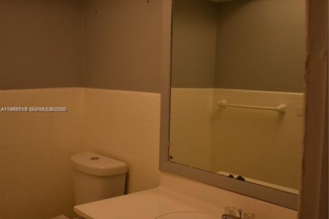 Copropriété à louer à North Miami, Floride: 1 chambre, 100.33 m2 № 2029217 - photo 9