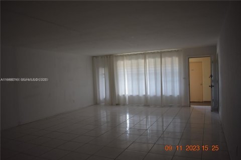 Copropriété à louer à North Miami, Floride: 1 chambre, 100.33 m2 № 2029217 - photo 18