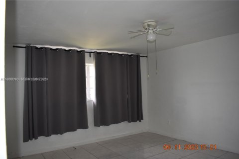 Copropriété à louer à North Miami, Floride: 1 chambre, 100.33 m2 № 2029217 - photo 10