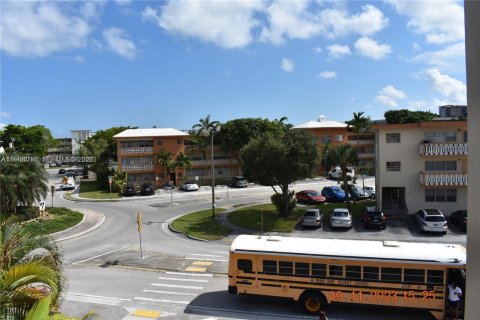 Copropriété à louer à North Miami, Floride: 1 chambre, 100.33 m2 № 2029217 - photo 20