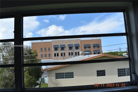 Copropriété à louer à North Miami, Floride: 1 chambre, 100.33 m2 № 2029217 - photo 15