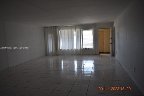 Copropriété à louer à North Miami, Floride: 1 chambre, 100.33 m2 № 2029217 - photo 7