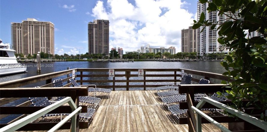 Condo in Aventura, Florida, 2 bedrooms  № 1804381